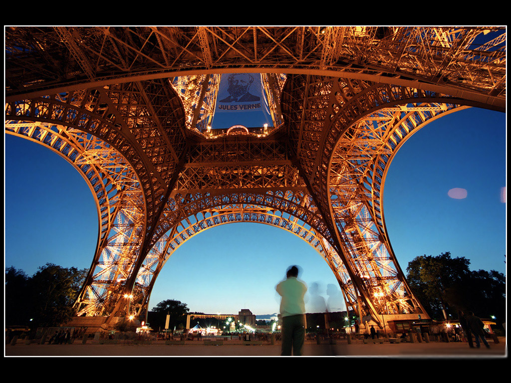 architektura - budynkinowoczesne - FromParis_Eiffel_03_1024