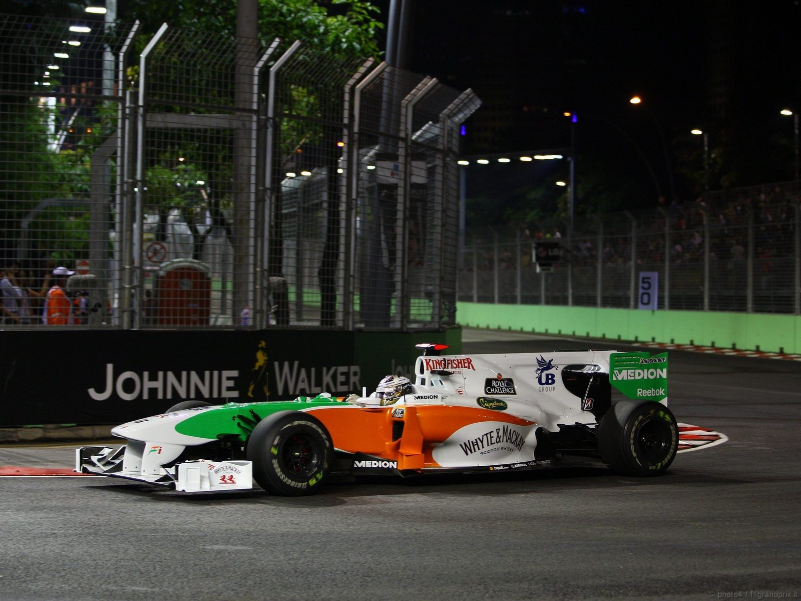 pojazdy - formula1 - gp_singapore_wallpapers_000059